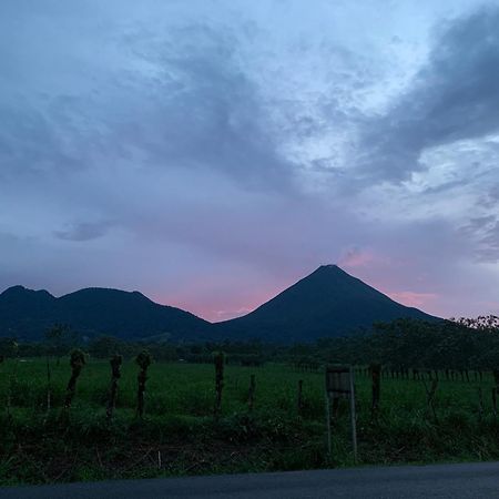 Отель La Casa De Detours Costa Rica Ла Фортуна Экстерьер фото