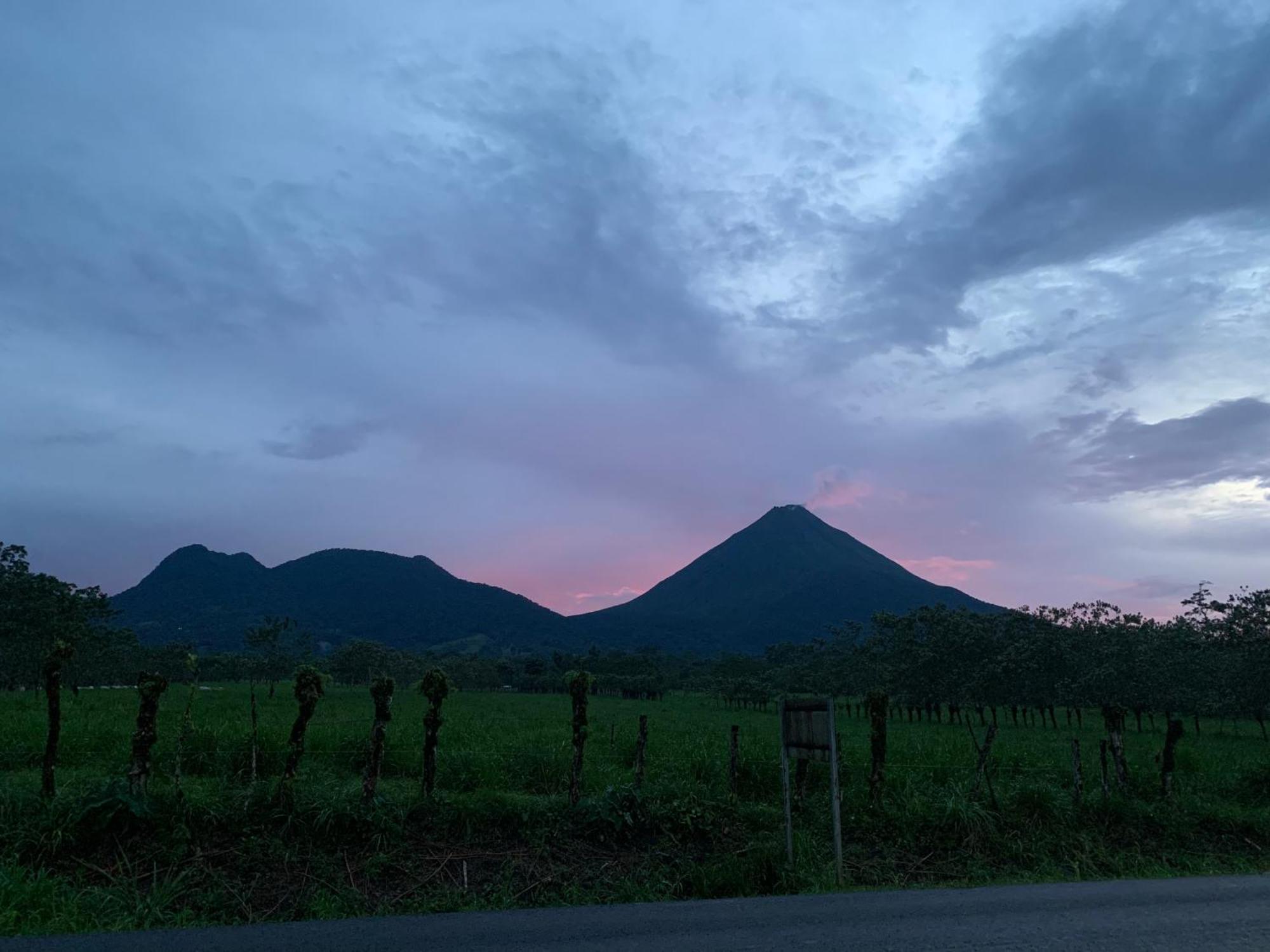 Отель La Casa De Detours Costa Rica Ла Фортуна Экстерьер фото