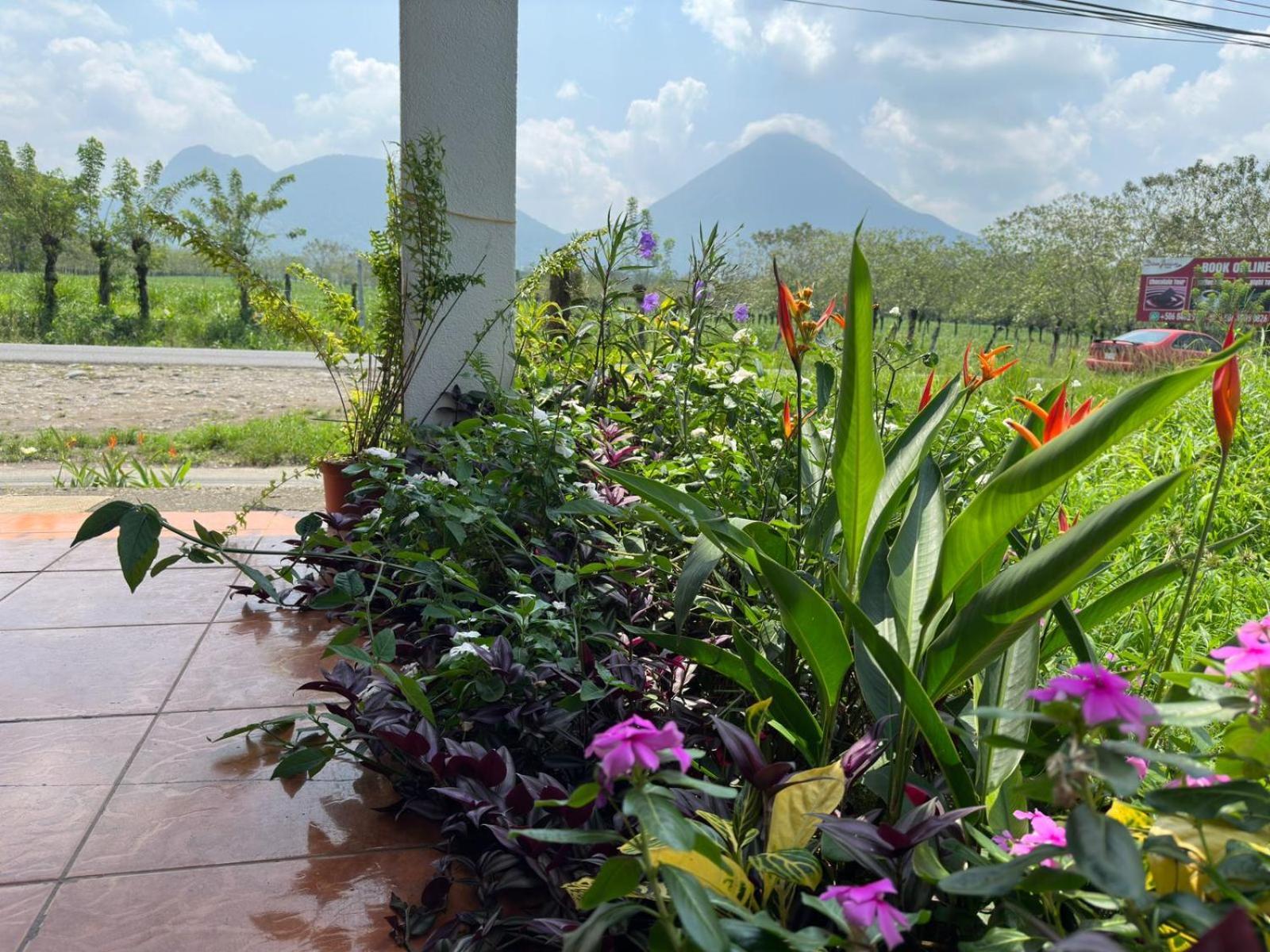 Отель La Casa De Detours Costa Rica Ла Фортуна Экстерьер фото