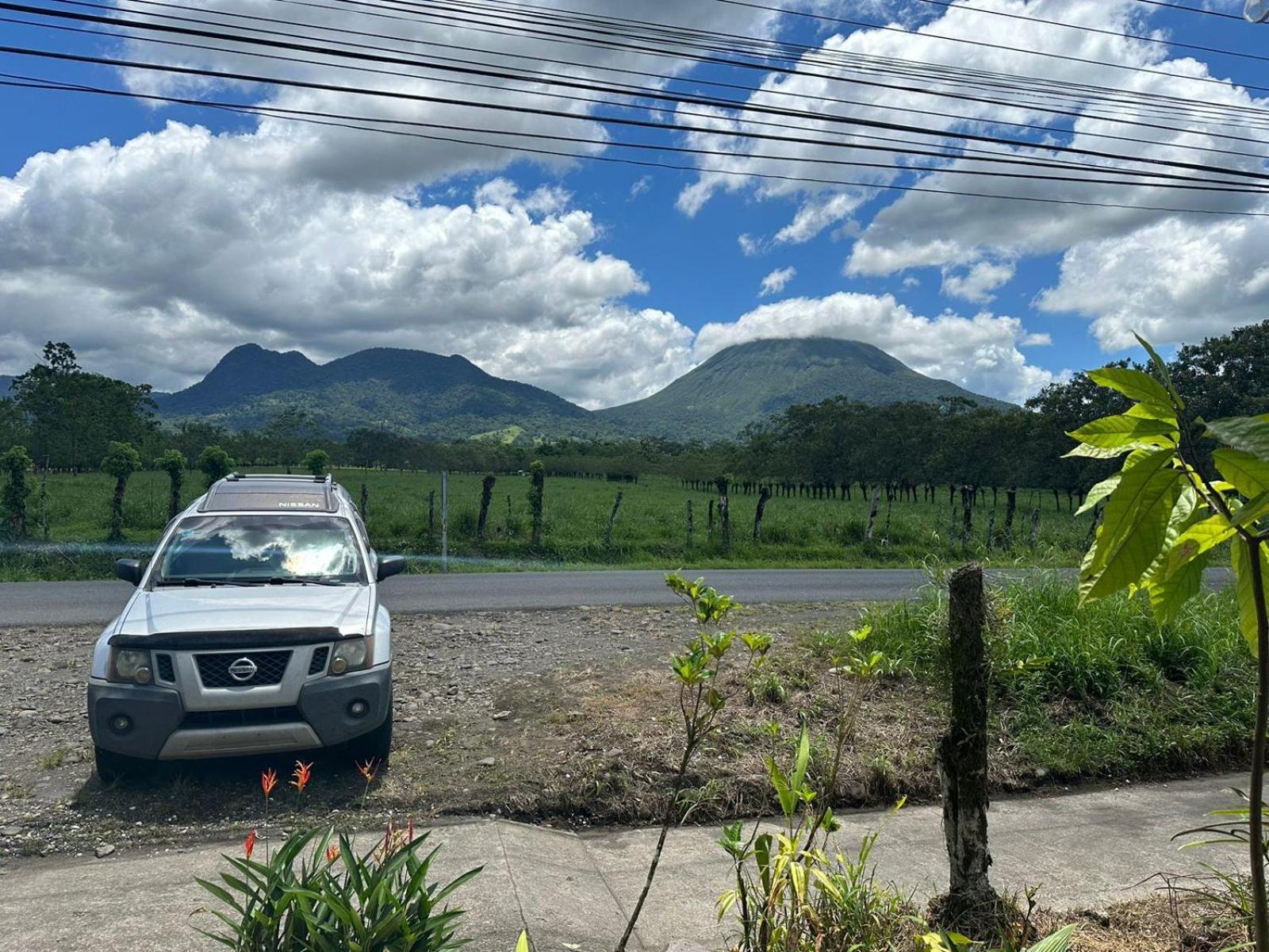 Отель La Casa De Detours Costa Rica Ла Фортуна Экстерьер фото